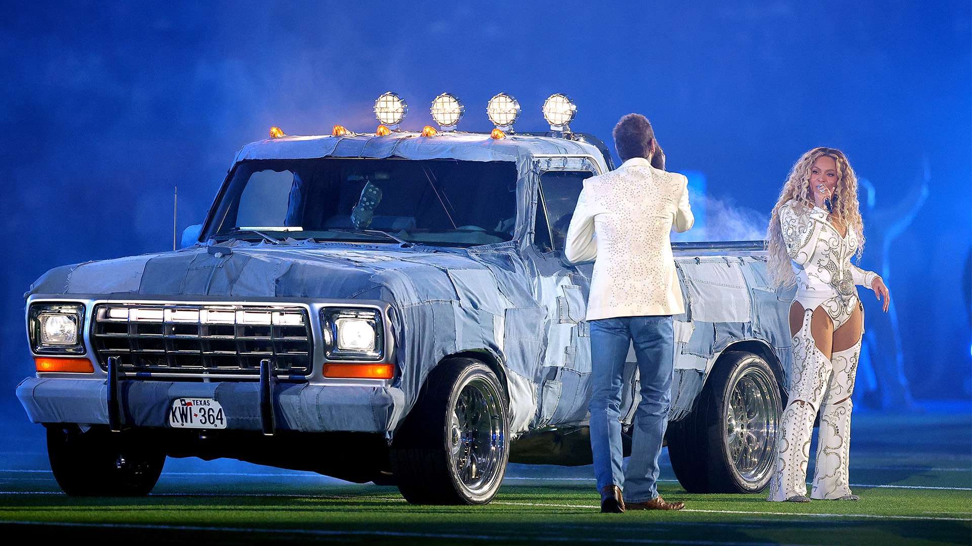 充满了挑战 充满了挑战